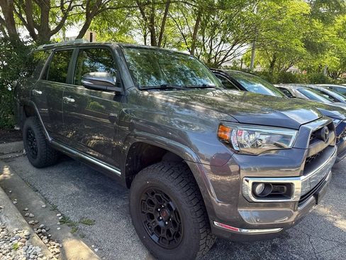 Used 2016 Toyota 4Runner Limited AWD/4WD image 4