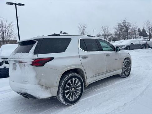 Used 2023 Chevrolet Traverse Premier image 5
