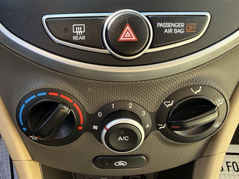 Used 2014 Hyundai Accent GLS FWD image 11