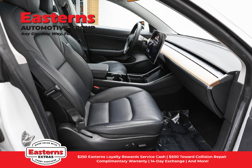 Used 2020 Tesla Model 3 Standard Range RWD image 19