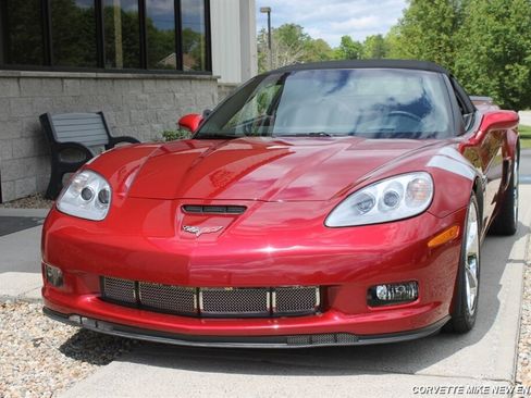 Used 2011 Chevrolet Corvette Grand Sport w/ Preferred Equipment Group RWD image 13