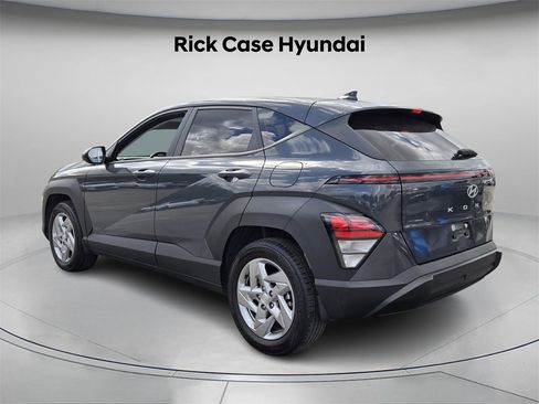 Certified 2024 Hyundai Kona SE image 7