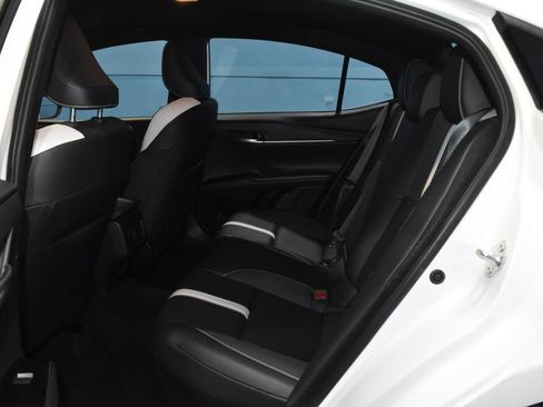 Used 2025 Toyota Camry SE image 19