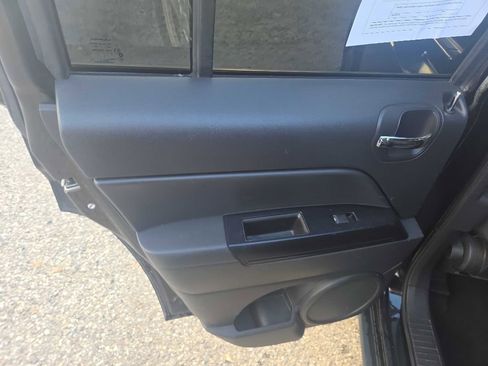 Used 2014 Jeep Patriot Sport w/ Power Value Group image 12