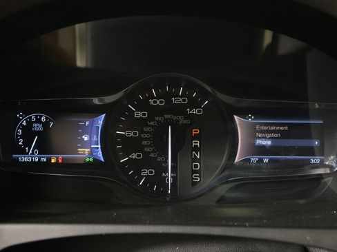 Used 2014 Lincoln MKX AWD w/ Equipment Group 102A image 31