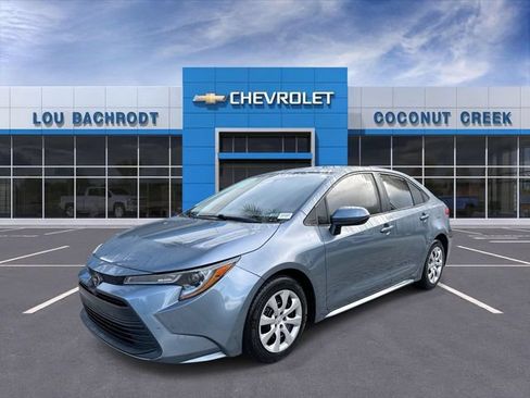 Used 2023 Toyota Corolla LE FWD image 4
