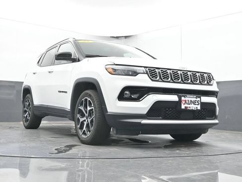 Used 2025 Jeep Compass Limited AWD/4WD image 45