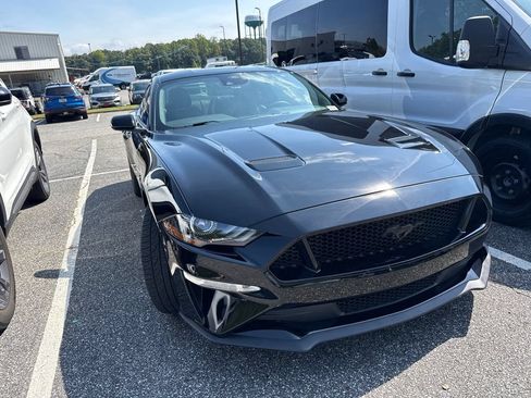 Used 2022 Ford Mustang GT Premium w/ Black Accent Package RWD image 3
