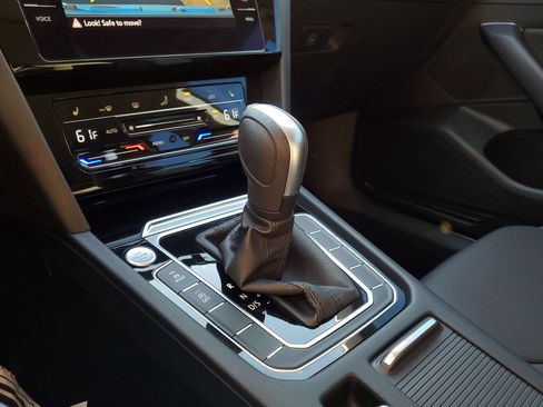 Used 2021 Volkswagen Arteon SE image 26