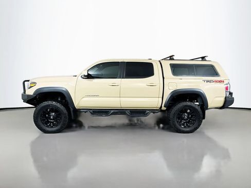 Used 2020 Toyota Tacoma TRD Off-Road w/ Technology Package AWD/4WD image 8