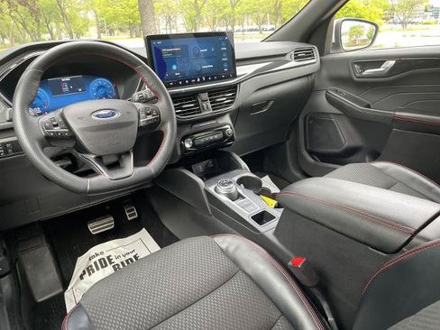 Certified 2023 Ford Escape ST-Line Select w/ Tech Pack #2 AWD/4WD image 4