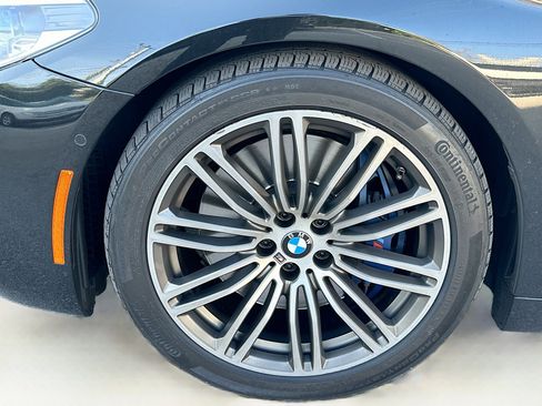 Used 2019 BMW M550i xDrive w/ Premium Package image 11
