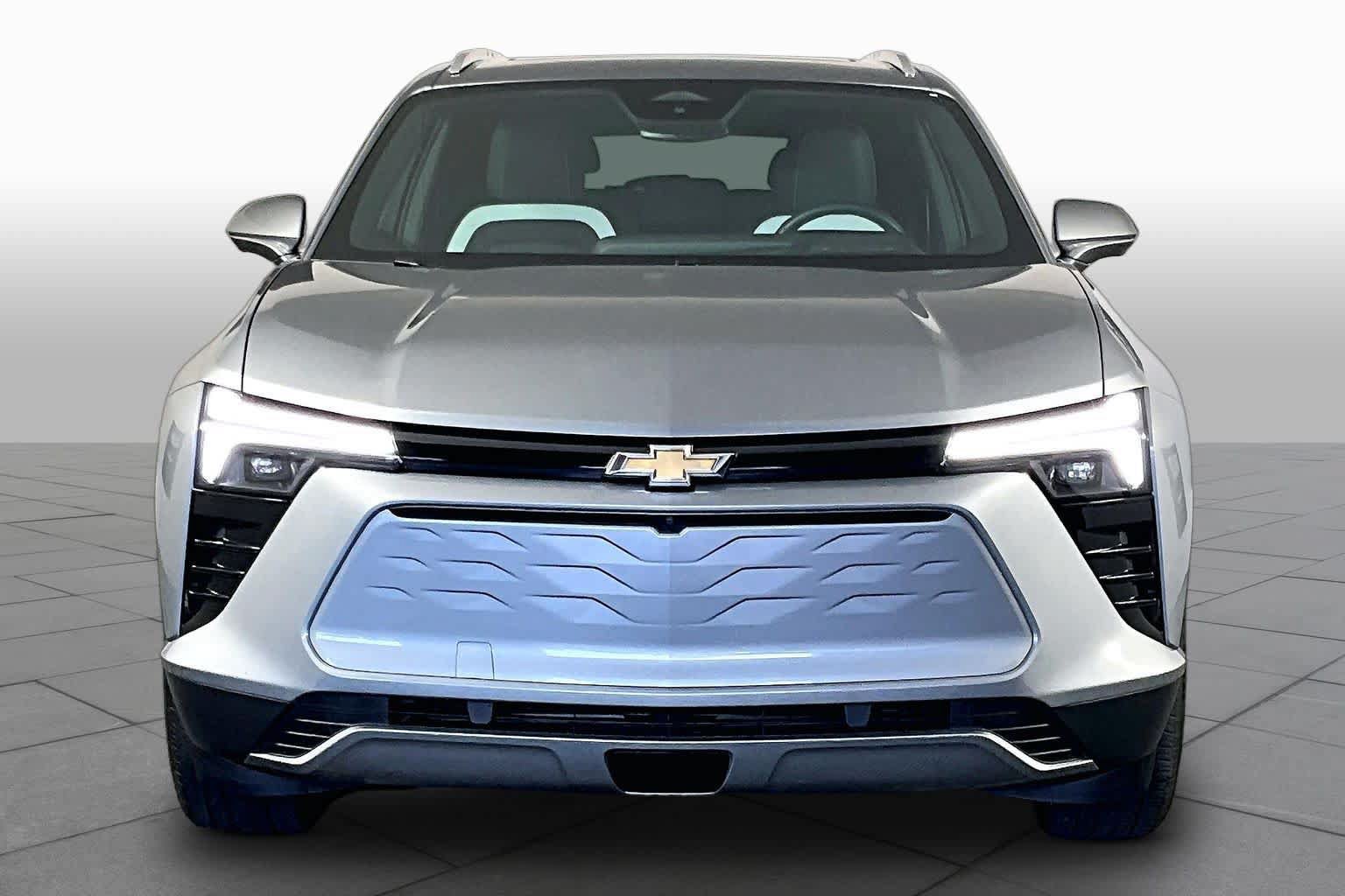Used 2024 Chevrolet Blazer EV LT AWD/4WD image 3