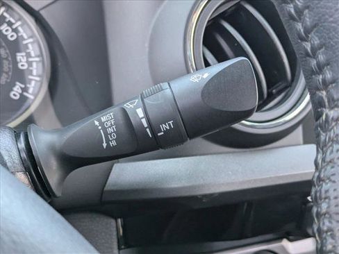 Used 2018 Toyota Tacoma TRD Sport image 12