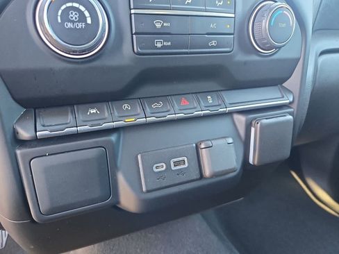 Used 2022 Chevrolet Silverado 1500 Custom w/ LPO, Dark Essentials Package image 27