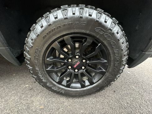 Used 2022 GMC Sierra 1500 AT4X image 33