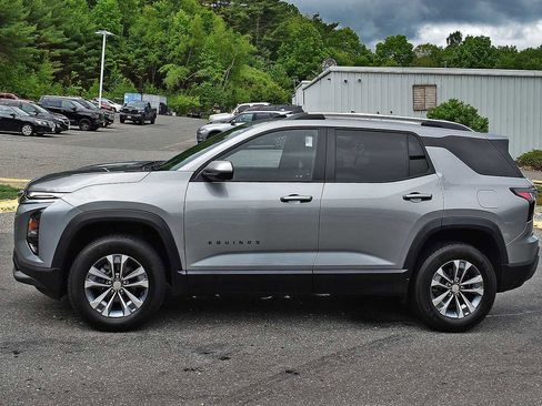 Used 2025 Chevrolet Equinox LT w/ Convenience Package II AWD/4WD image 4