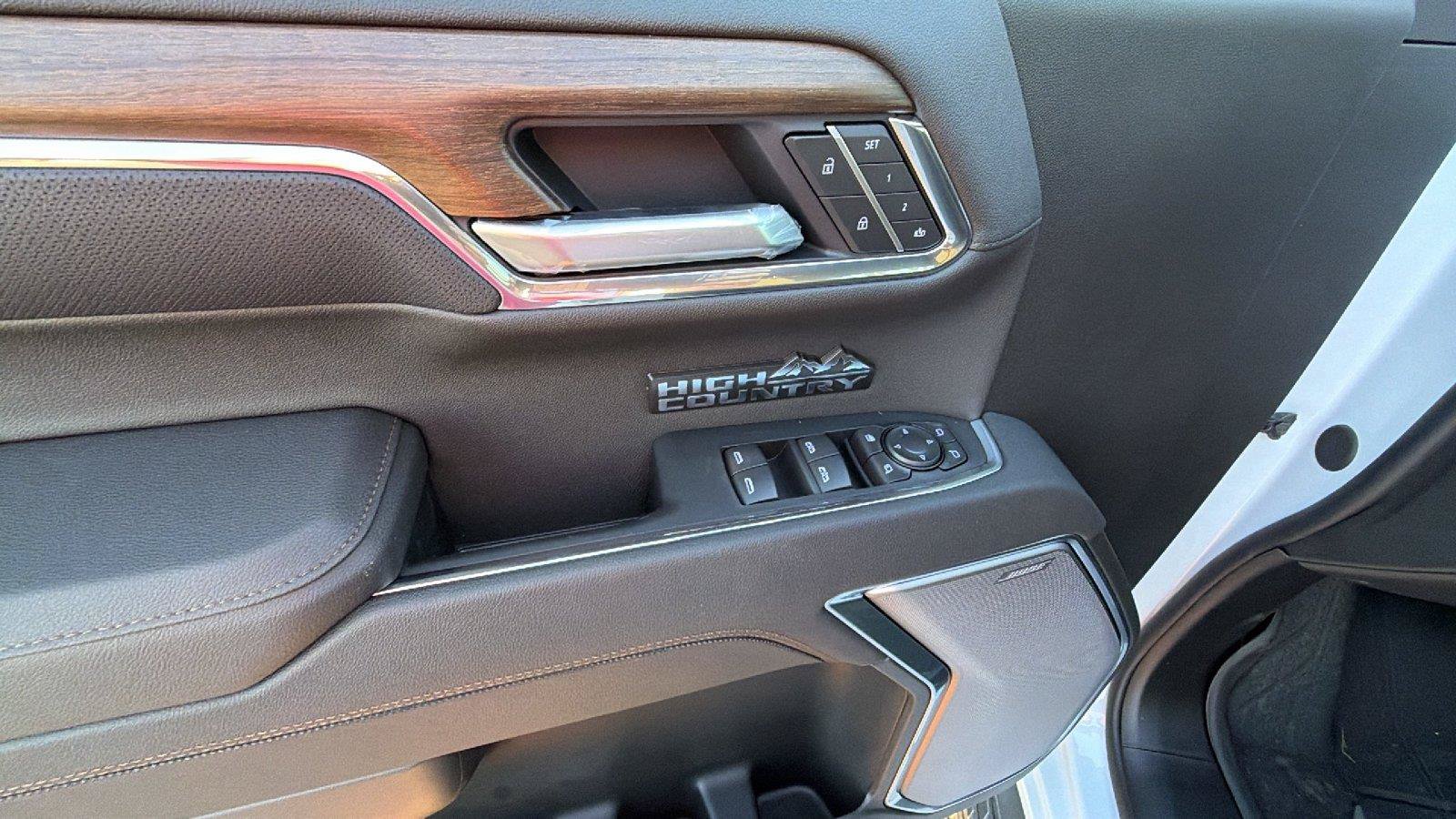 New 2026 Chevrolet Silverado 1500 High Country w/ High Country Premium Package AWD/4WD image 16