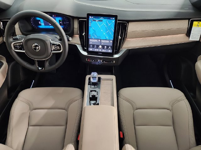 New 2026 Volvo XC90 T8 Plus w/ Protection Package Premier AWD/4WD image 4