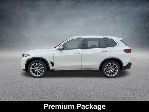 Used 2025 BMW X5 xDrive40i w/ Climate Comfort Package image 14