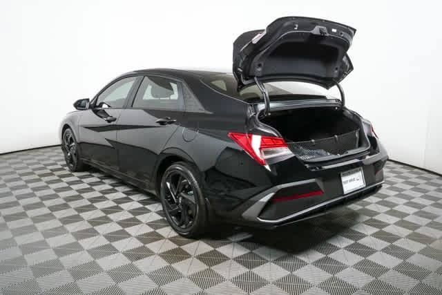 New 2026 Hyundai Elantra SEL FWD image 8