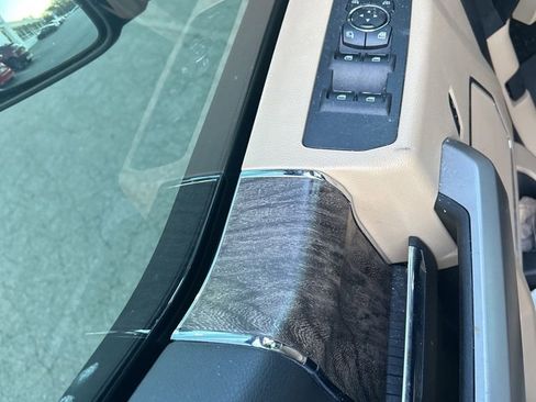 Used 2017 Ford F250 Lariat w/ Chrome Package image 20