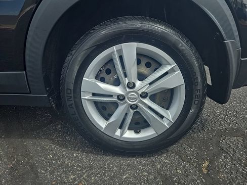 Used 2023 Nissan Kicks S FWD image 10