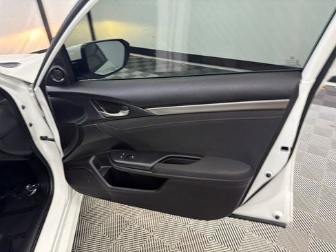 Used 2019 Honda Civic EX image 14