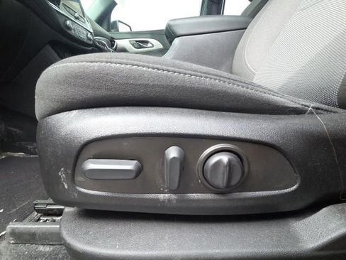 Used 2022 Chevrolet Traverse LT image 30