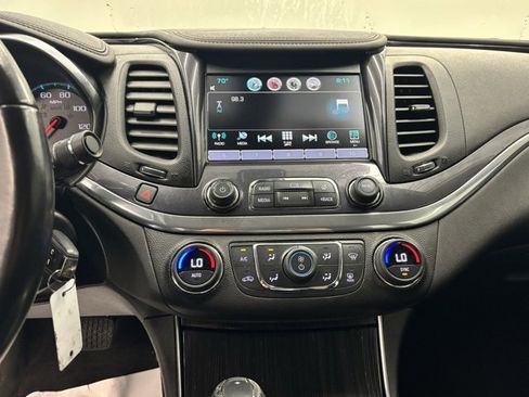 Used 2016 Chevrolet Impala LT w/ Convenience Package image 19