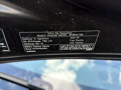 Used 2023 Volvo XC40 Recharge Plus w/ Protection Package Premier image 17