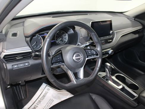 Used 2024 Nissan Altima 2.5 SR image 19