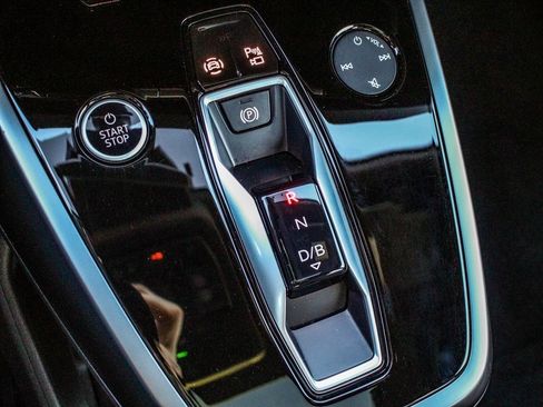 Used 2023 Audi Q4 e-tron Premium Plus w/ Premium Plus image 24