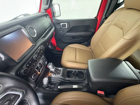 Used 2022 Jeep Wrangler Unlimited Sahara w/ Cold Weather Group AWD/4WD image 26