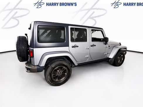 Used 2017 Jeep Wrangler Unlimited Sahara AWD/4WD image 27