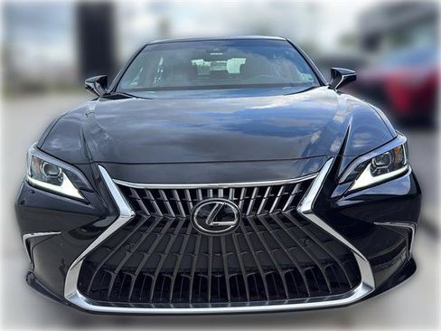 Used 2024 Lexus ES 350 w/ Technology Package FWD image 3
