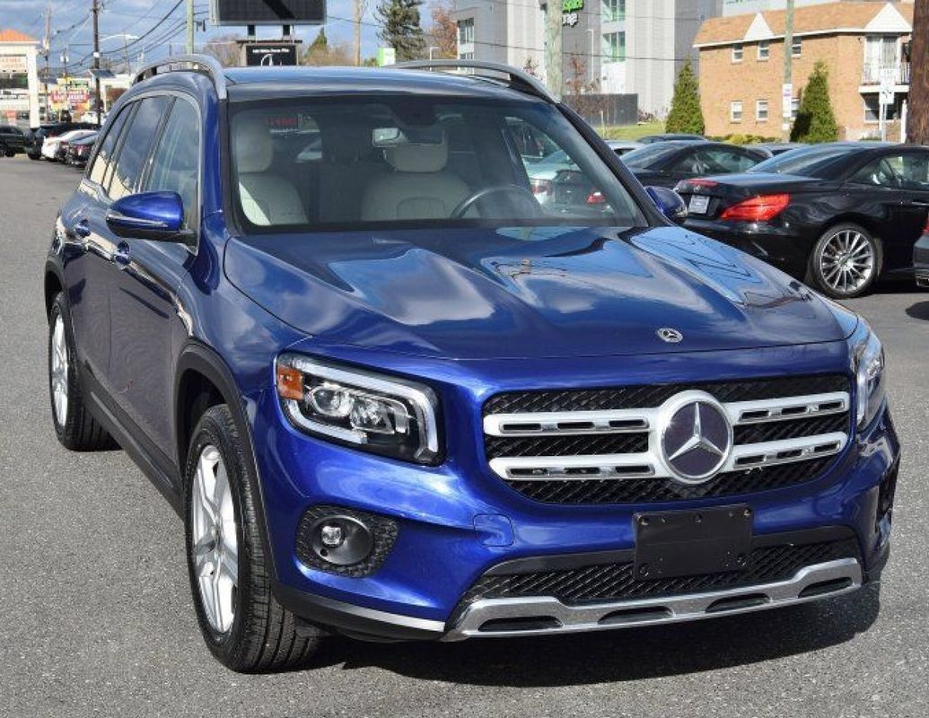 Used 2021 Mercedes-Benz GLB 250 4MATIC w/ Premium Package image 5