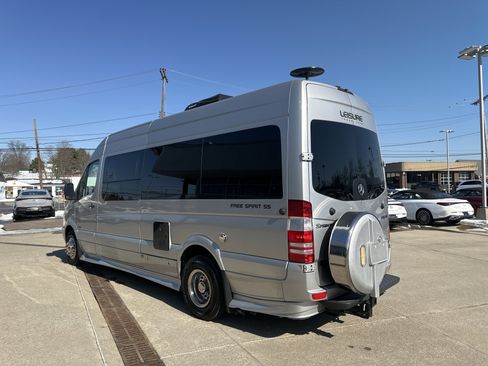 Used 2012 Mercedes-Benz Sprinter 3500 image 5