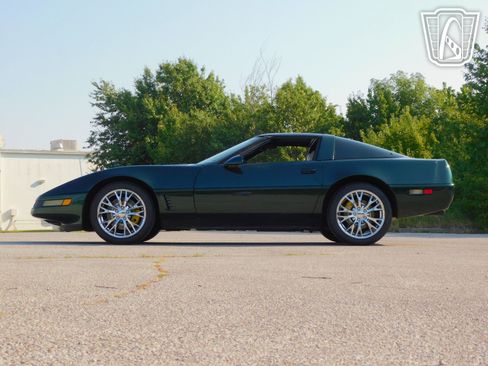 Used 1995 Chevrolet Corvette Coupe image 12