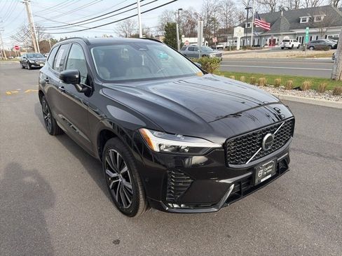 Certified 2025 Volvo XC60 B5 Plus image 7