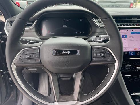 New 2025 Jeep Grand Cherokee Limited w/ Black Appearance Package image 12