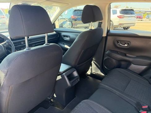 Used 2026 Honda HR-V LX image 9