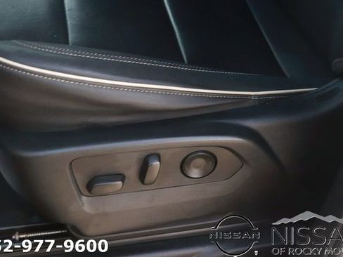 Used 2023 Chevrolet Suburban Premier image 19