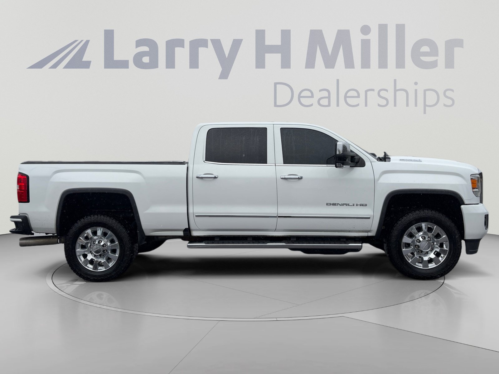 Used 2019 GMC Sierra 2500 Denali w/ Duramax Plus Package AWD/4WD image 7