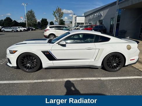 Used 2017 Ford Mustang GT Premium w/ GT Performance Package RWD image 11