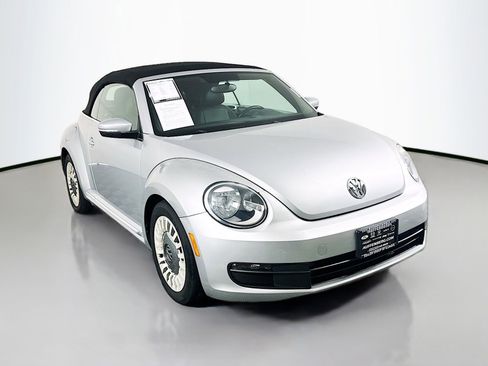 Used 2013 Volkswagen Beetle 2.5 FWD image 1
