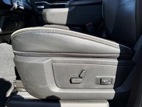 Used 2022 RAM 3500 Laramie w/ Night Edition image 15