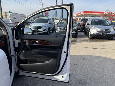 Used 2013 Lincoln MKX FWD image 26