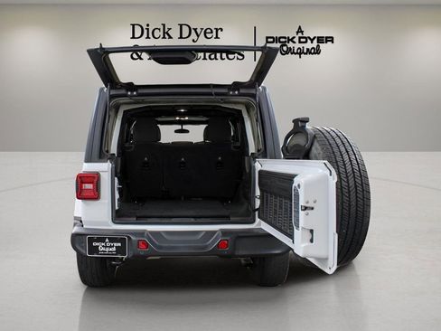 Used 2019 Jeep Wrangler Unlimited Sahara w/ Safety Group image 30