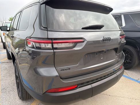 Used 2024 Jeep Grand Cherokee L Laredo image 7